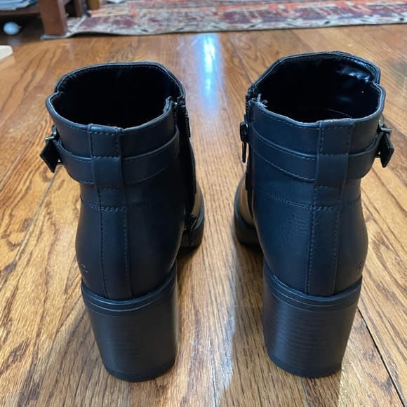 Women's Madalynn Buckle Medium/Wide Block Heel Bootie - never worn - Picture 6 of 7